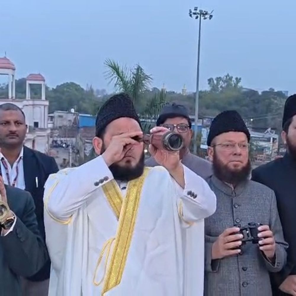 लखनऊ में दिखा चांद पहला रोजा कल:लोगों ने एक दूसरे को दी मुबारकबाद , आज से पढ़ी जाएगी तरावीह की नमाज