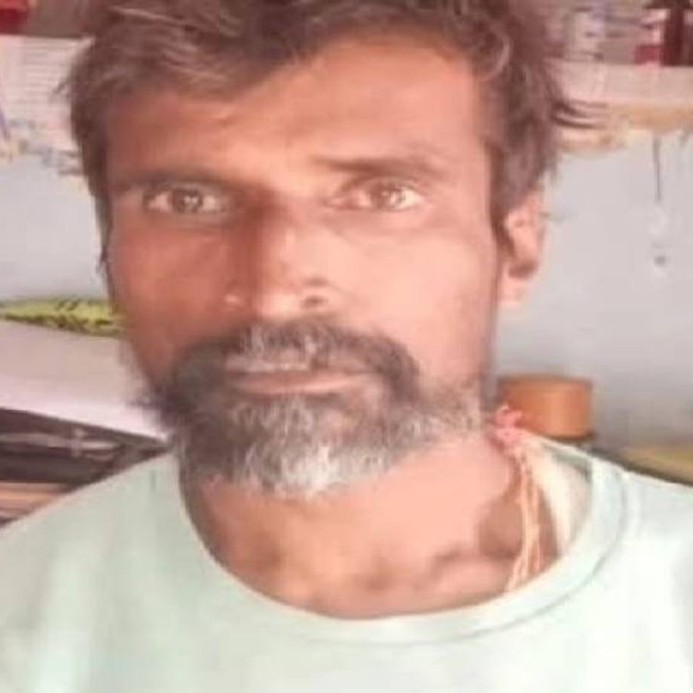 झांसी में लापता युवक की 24वें दिन लाश मिली:घर से बिना बताए निकल आया था, तब से घरवाले ढूंढ़ रहे थे, शव मिलने पर रो पड़े