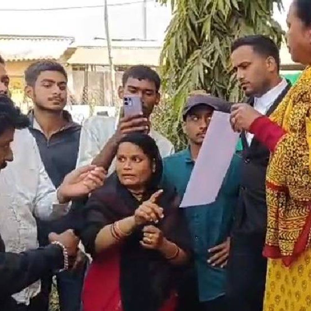जबलपुर में 10वीं की छात्रा का प्रवेश पत्र रोका:  फीस बकाया होने पर जॉनसन स्कूल ने की कार्रवाई, ABVP ने किया प्रदर्शन – Jabalpur News