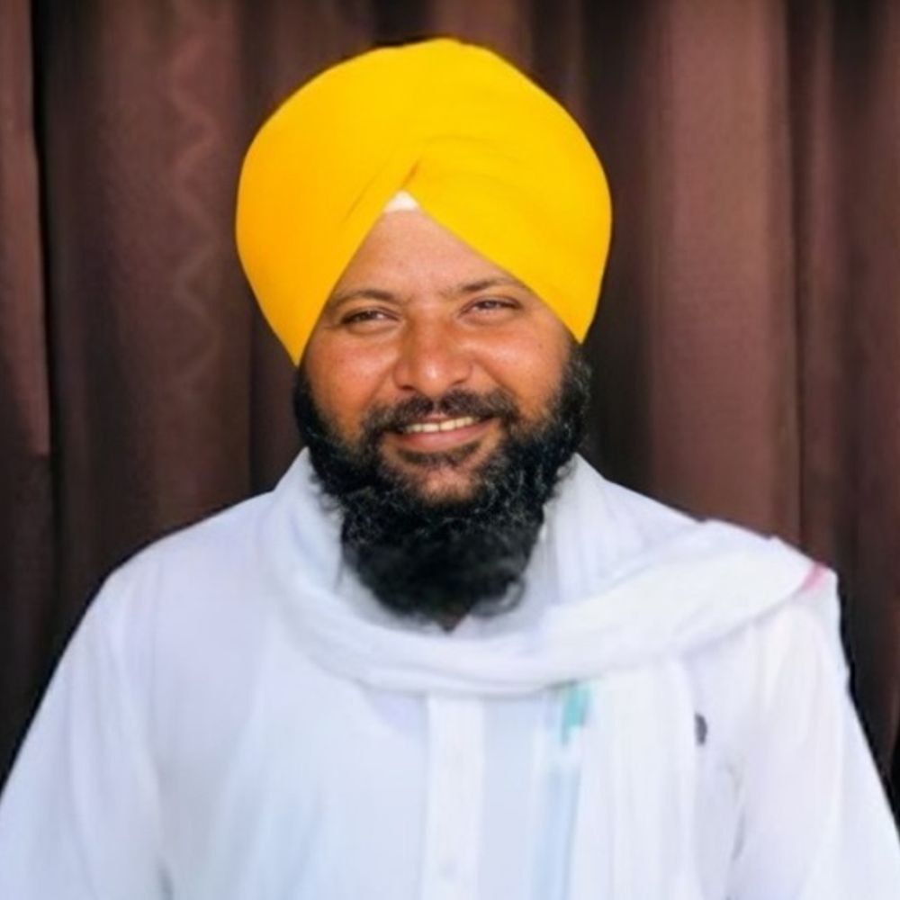 चचेरे भाई की शादी में AAP सरपंच की हत्या:तरनतारन में डांस करते वक्त भीड़ में घुसे हमलावर, पेट-सिर में 4 गोलियां मारीं