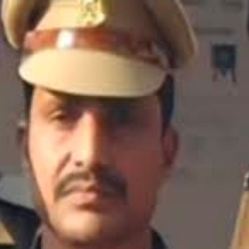 बस्ती में मृत दारोगा का मोबाइल संतकबीरनगर में मिला:सरयू नदी में मिला था शव, बाइक चोर ने बेचे थे दोनों फोन, फोन खुलते बरामद