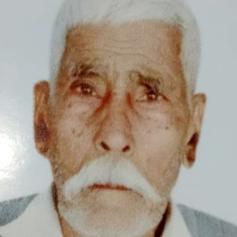 हरदोई में संदिग्ध परिस्थितियों में बुजुर्ग की मौत:परिजनों ने हत्या का आरोप लगाया, पुलिस ने जताई सुसाइड की आशंका