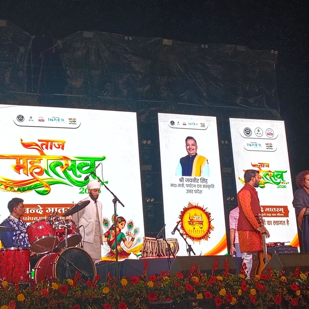 ताज महोत्सव के दूसरे दिन होगा कवि सम्मेलन:वंदे मातरम की थीम पर है आधारित है महोत्सव, मेले में लगी 500 स्टॉल्स खींच रहीं ध्यान