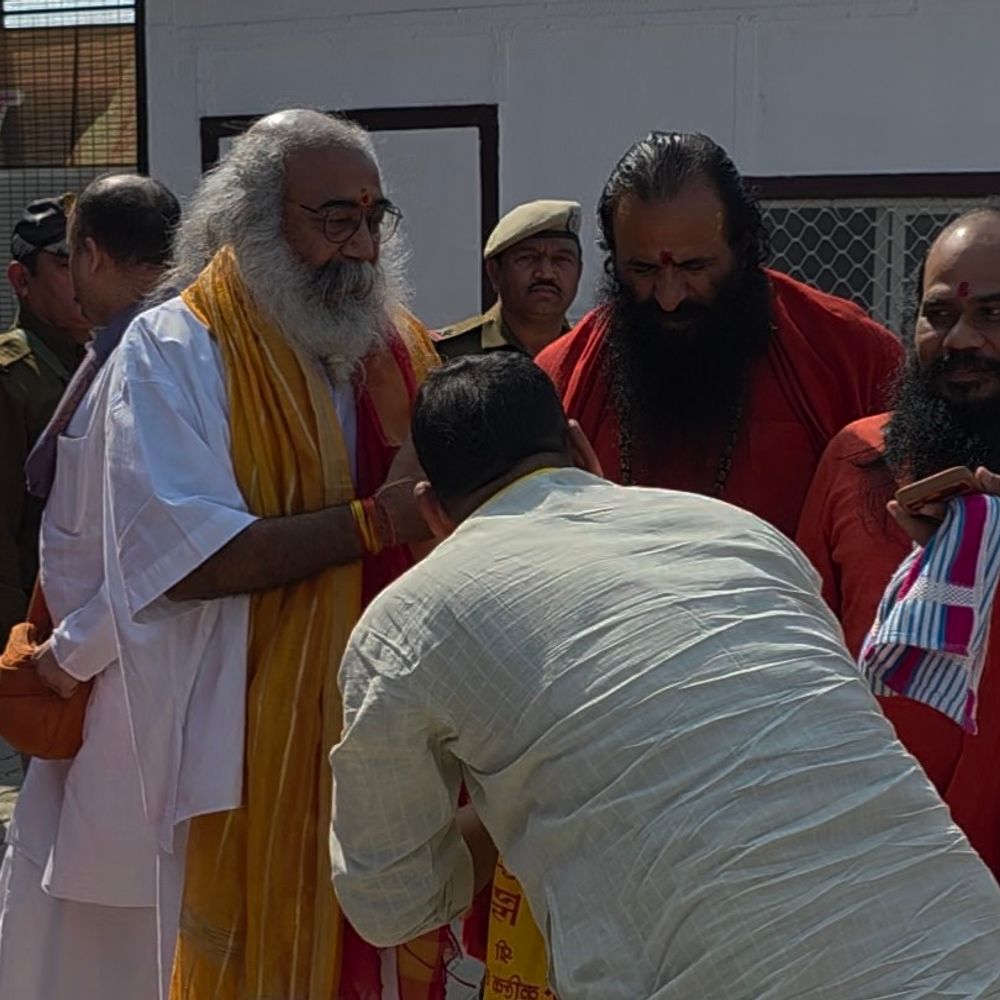 महंत रवींद्र पुरी महाराज बोले- योगी समाज जोड़ रहे:संभल में कहा- शंकराचार्य सनातनियों को बांट रहे, ब्राह्मण बच्चों को पीटना गौ-ब्रह्म हत्या