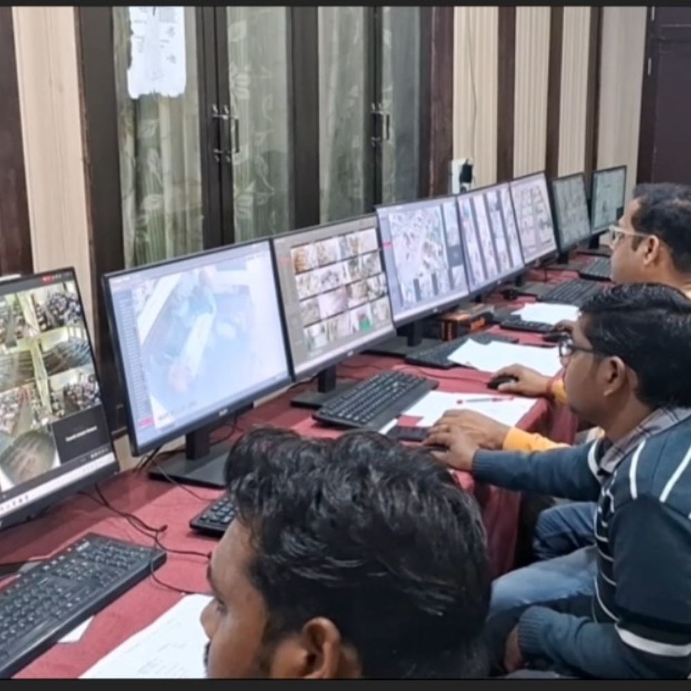 यूपी बोर्ड परीक्षा, 160 छात्र अनुपस्थित:इटावा में दूसरे दिन दोनों पालियों में कड़ी निगरानी