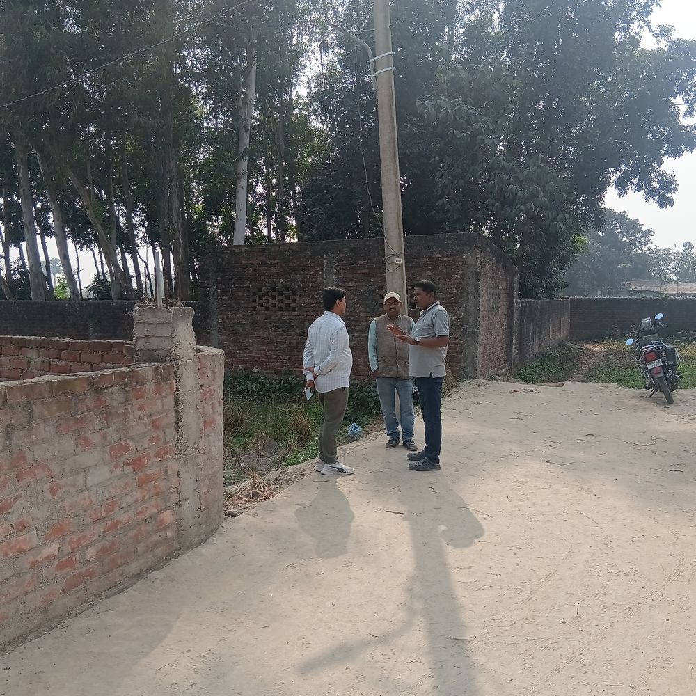 पूर्णिया नगर निगम में सड़क निर्माण में अनियमितता:विधायक कोटे से हो रहा निर्माण,750 में से 250 फीट अधूरा, संवेदक पर लगा आरोप