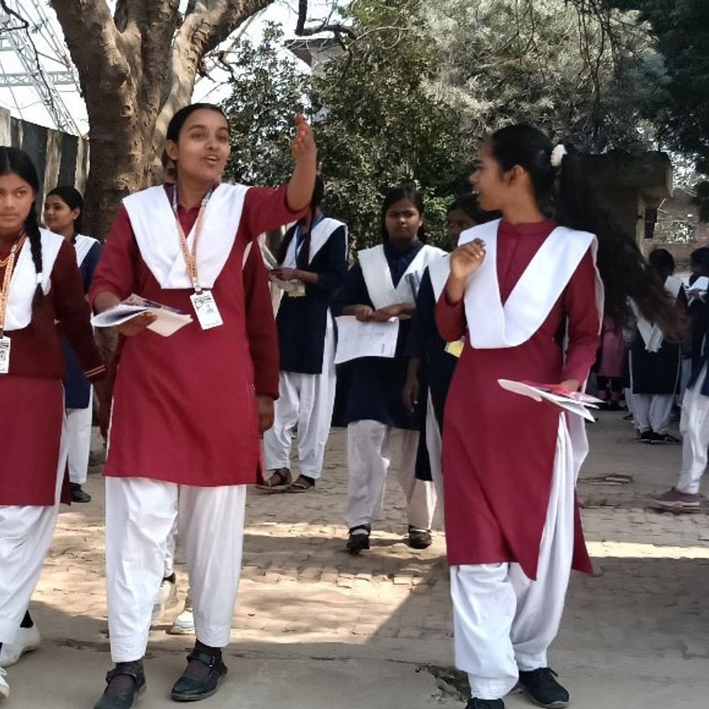 यूपी बोर्ड परीक्षा में 159 परीक्षार्थी अनुपस्थित रहे:मऊ में 2727 में से 2568 छात्रों ने दी परीक्षा