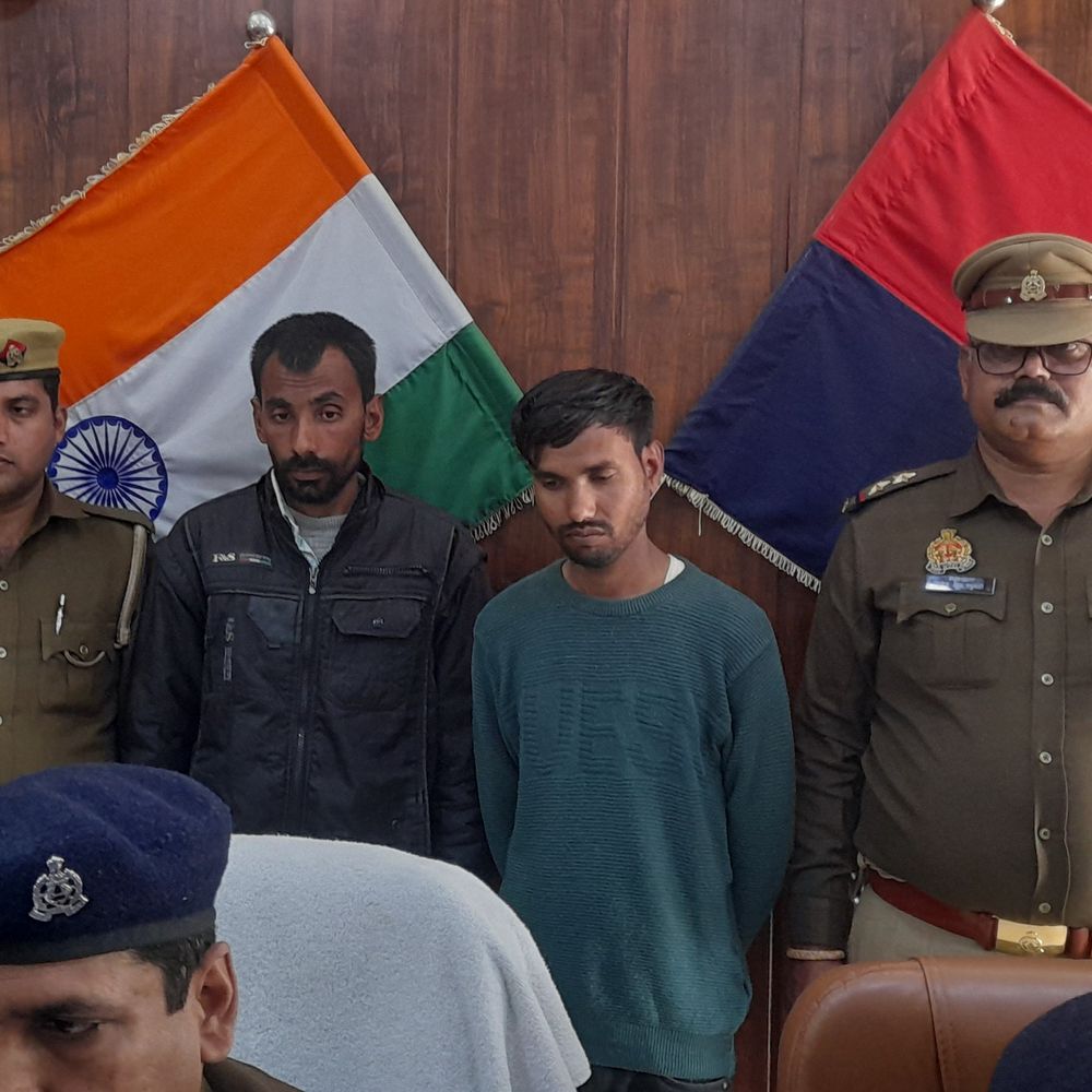 बुलंदशहर पुलिस ने ट्रॉली चोरी का किया खुलासा:दो चोर गिरफ्तार, तीन ट्रॉली और ट्रैक्टर बरामद