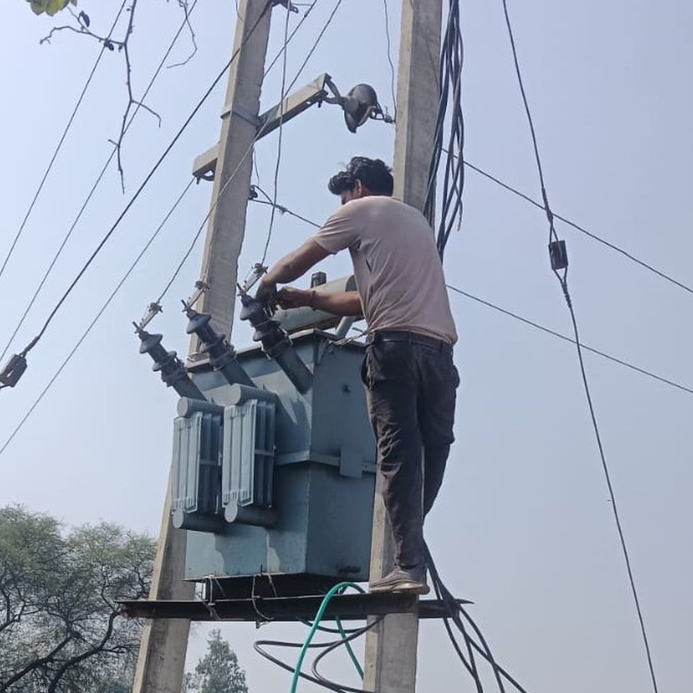 अयोध्या में 700 ट्रांसफॉर्मर की क्षमता बढ़ेगी:300 गांवों के 1 लाख से अधिक उपभोक्ताओं को मिलेगा लाभ
