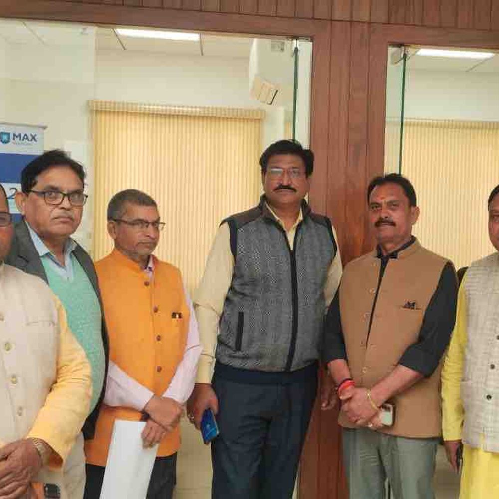 बुजुर्गों के लिए विशेष स्वास्थ्य जांच शिविर आयोजित:52 बुजुर्गों की जांच, हार्ट और डायबिटीज की स्क्रीनिंग