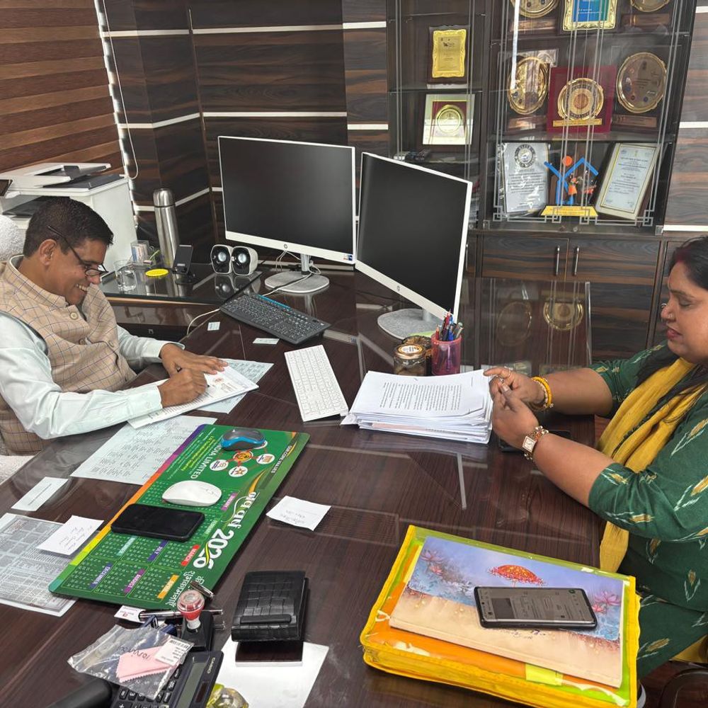 भीतरगांव बीडीओ जिला मुख्यालय अटैच:घाटमपुर विधायक सरोज कुरील की शिकायत पर हुई कार्रवाई, पतारा बीडीओ को मिला प्रभार