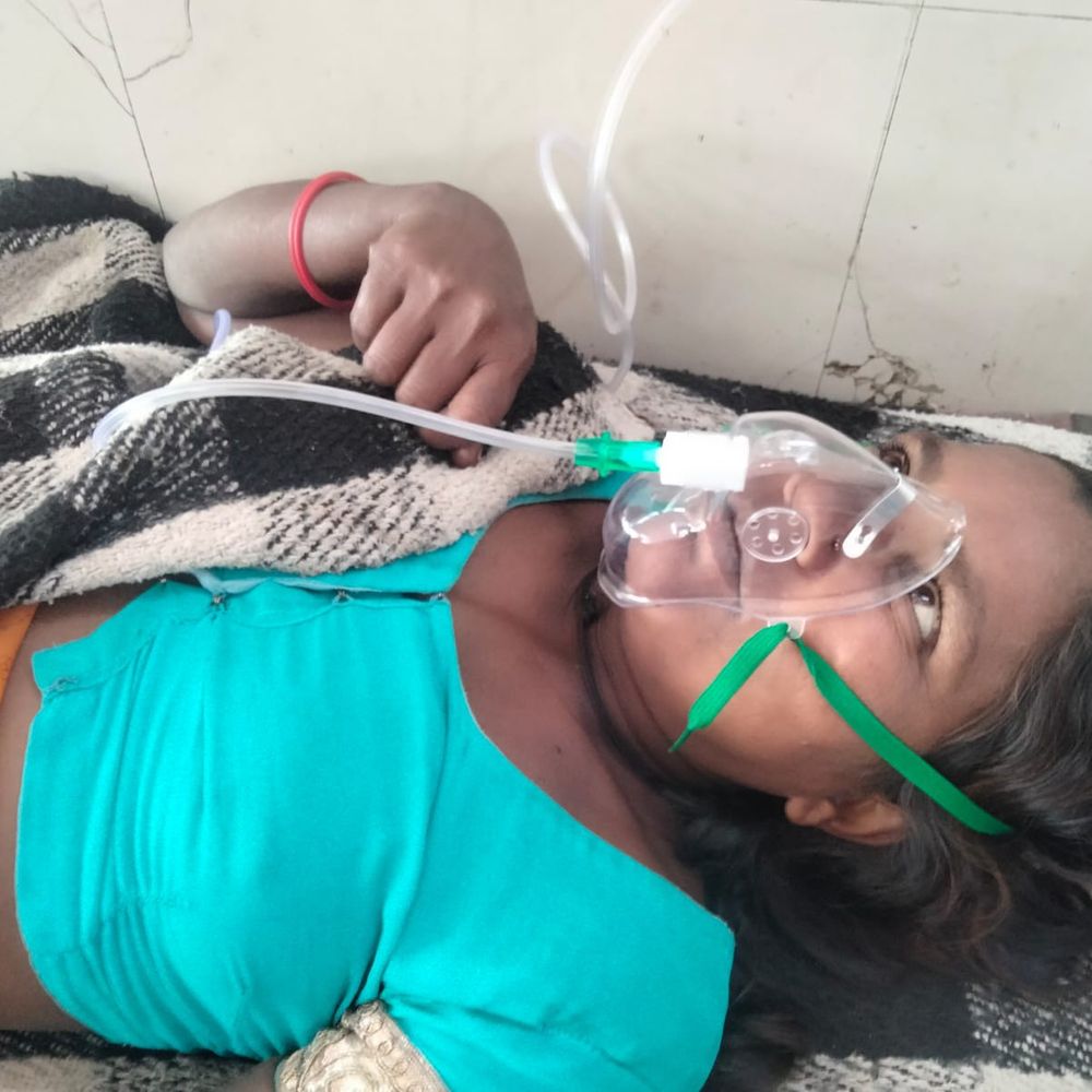 प्रसव पीड़ा बर्दाश्त नहीं हुई तो ब्लेड से फाड़ा पेट:बहराइच में महिला बोली- बहुत दर्द हो रहा था, बच्ची को जन्म दिया, लखनऊ रेफर