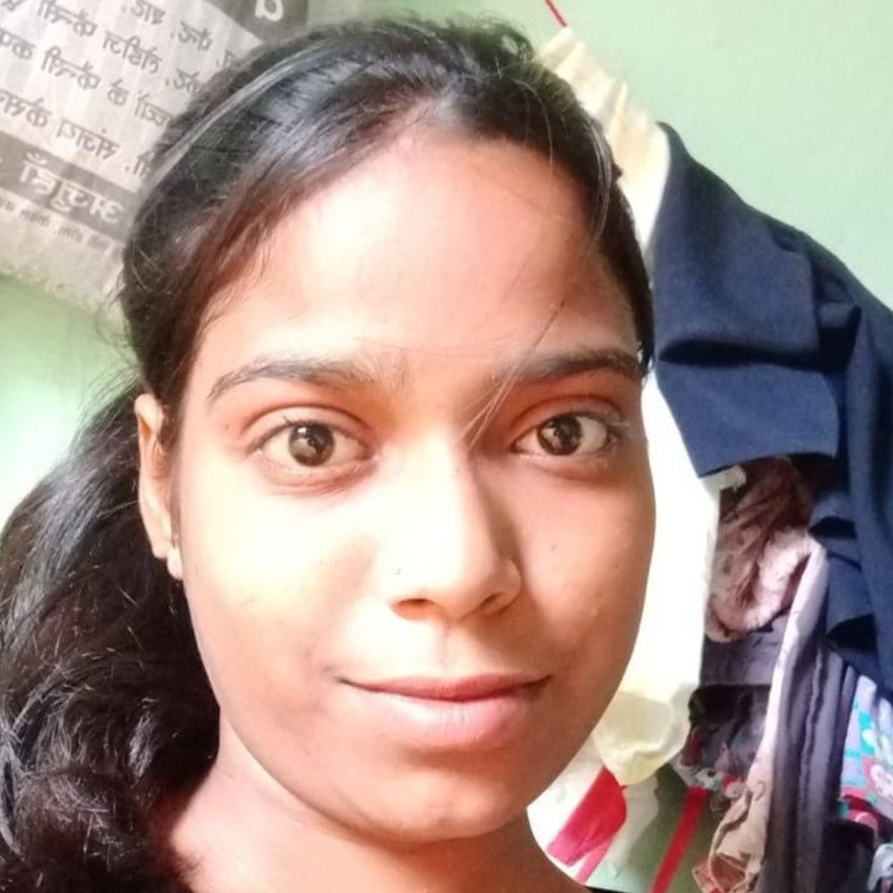 साढ़ में छात्रा का शव पंखे से लटकता मिला:UPSI की तैयारी कर रही थी, कुछ दिन पहले घर वापस आई थी; फोरेंसिक टीम ने जुटाए साक्ष्य