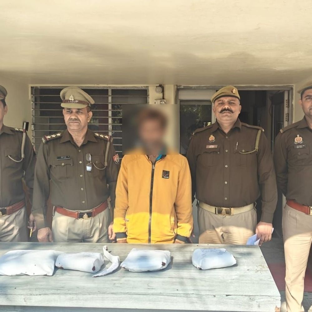 भांजे की गला रेतकर हत्या, चचेरा मामा गिरफ्तार:रामपुर पुलिस ने आरोपी नसीम उर्फ भूरा को दरांत समेत पकड़ा, जेल भेजा