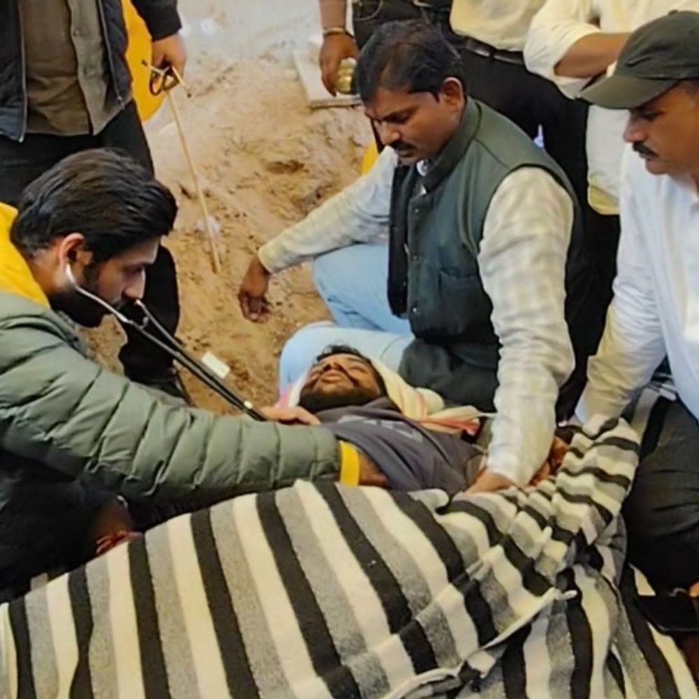 आरएसपी अध्यक्ष पंकज धवरैया की तबीयत बिगड़ी:यूजीसी और एससी-एसटी एक्ट के विरोध में दे रहे धरना, डॉक्टर-अधिकारी मौके पर पहुंचे