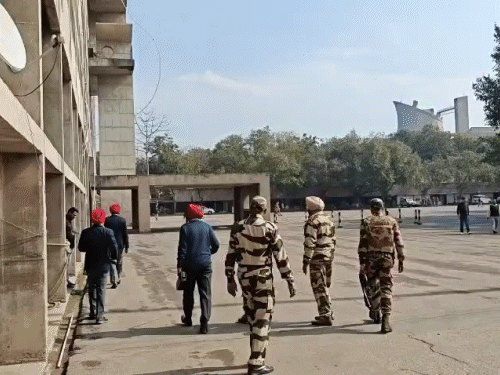 पंजाब CM ऑफिस-चंडीगढ़ कोर्ट उड़ाने की धमकी:  सेक्रेटेरिएट खाली कराया, हरियाणा सचिवालय में भी अलर्ट, CRPF-पुलिस मौके पर – Chandigarh News