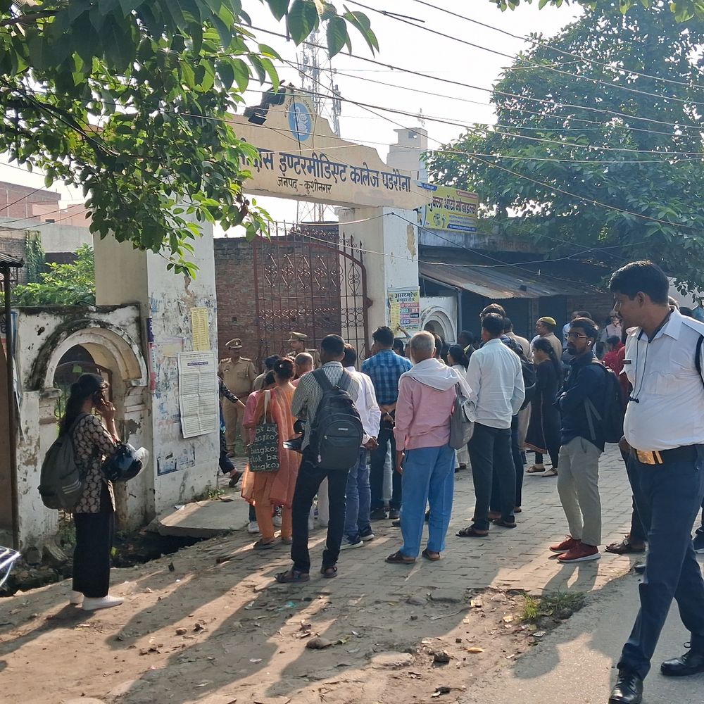 कुशीनगर में यूपी बोर्ड परीक्षा के 700 आवेदन निरस्त:फीस लेकर फॉर्म अधूरे छोड़े, जिम्मेदारों पर FIR के आदेश