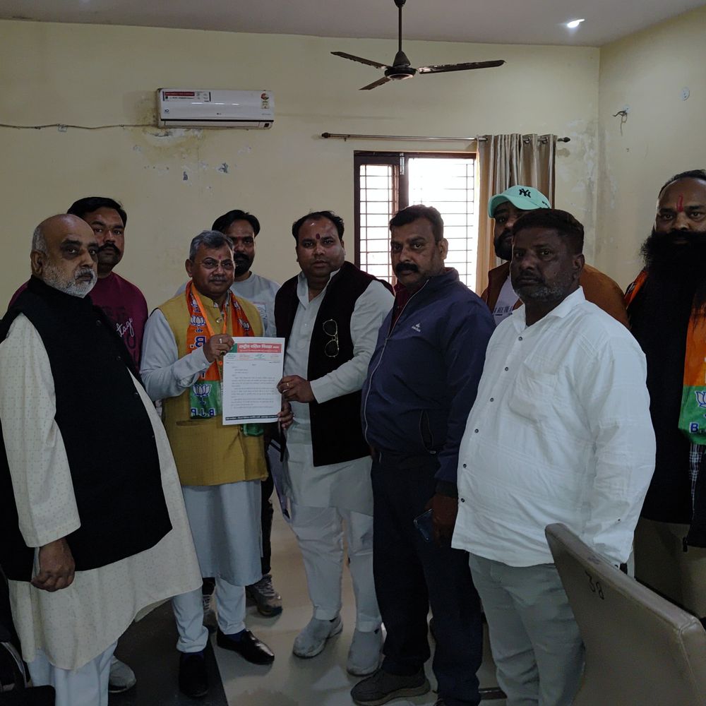 सहारनपुर में वाल्मीकि समाज ने महापौर को ज्ञापन सौंपा:मांग पूरी न होने पर 2027 चुनाव में भाजपा के खिलाफ उतरने की चेतावनी