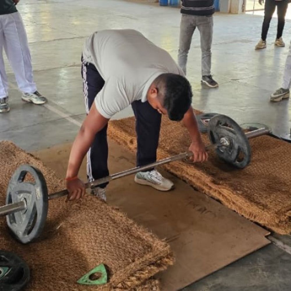 प्रयागराज जोन की अंतरजनपदीय पुलिस प्रतियोगिता शुरू:एसपी ने खिलाड़ियों से परिचय लिया, 47 किग्रा में अपूर्वा फर्स्ट