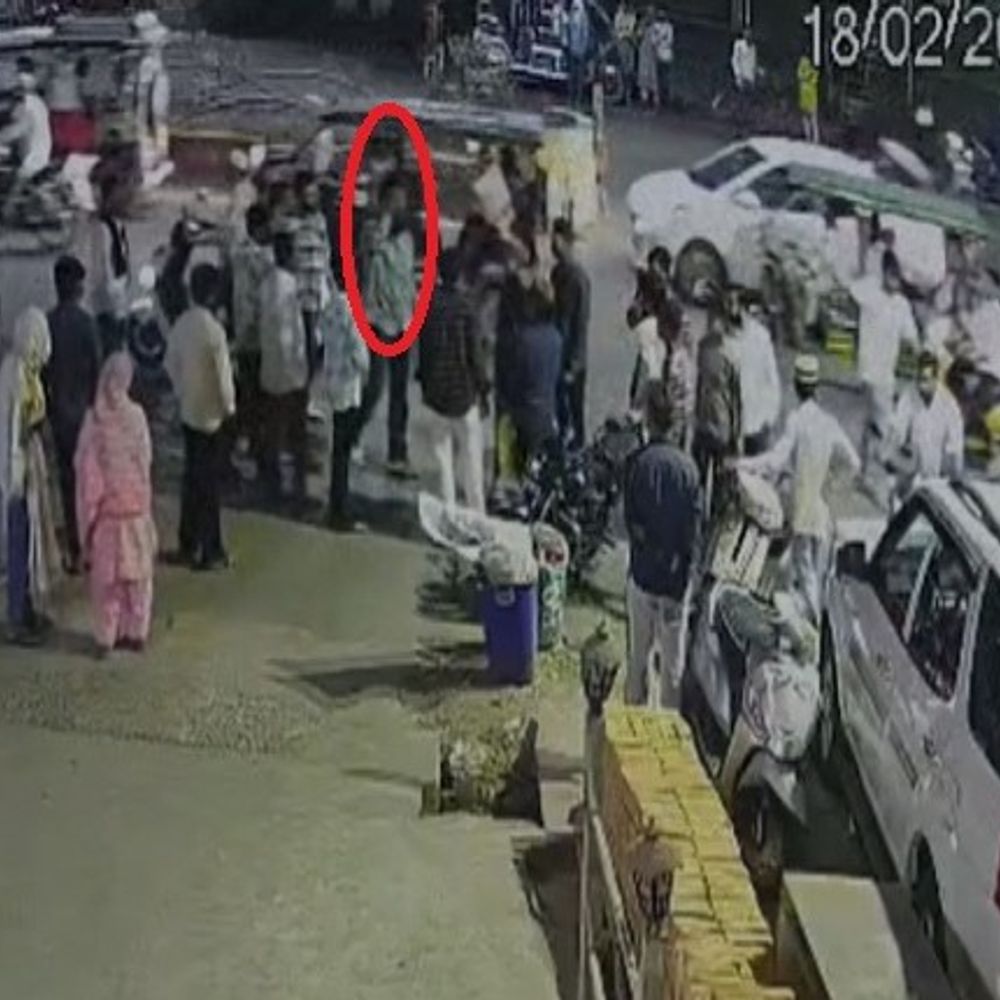 बदमाशा मम्मा की रंगदारी…पैसे नहीं देने पर की मारपीट,VIDEO:  फतेशाह मार्केट में देर रात हाईवोल्टेज ड्रामा, चोटिल पीड़ित देर रात पहुंचे कोतवाली थाने – Raipur News