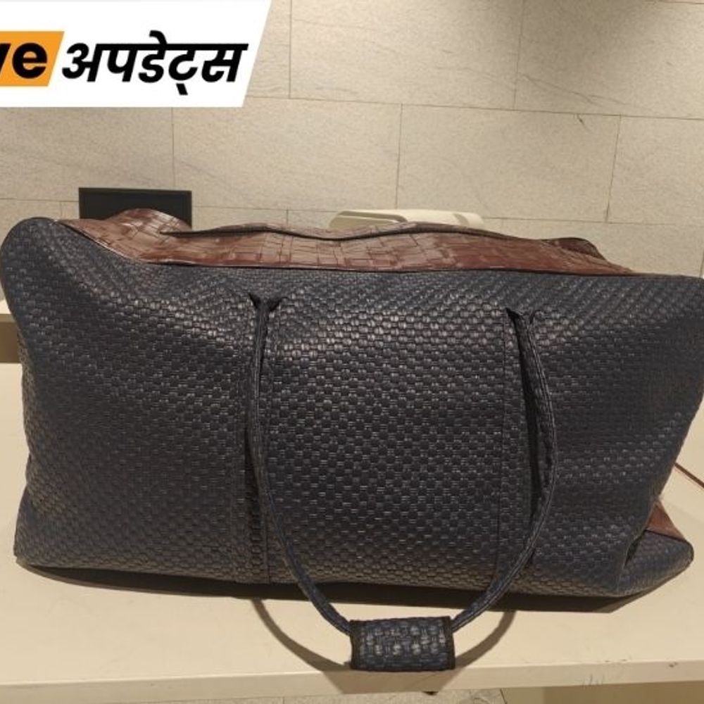 भास्कर अपडेट्स:बेंगलुरु एयरपोर्ट पर ब्राजीलियन नागरिक से 4.776 किलो कोकीन जब्त, NCB ने गिरफ्तार किया