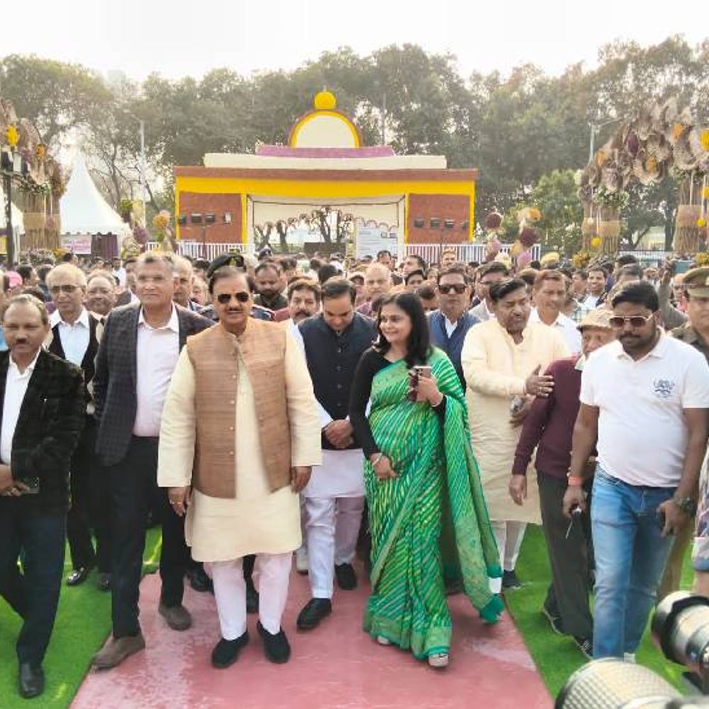 फूलों की महक से सराबोर हुआ नोएडा:22 फरवरी तक चलेगा, केदारनाथ मंदिर के करे दर्शन, 90 स्टॉल 20 से ज्यादा स्कलप्चर