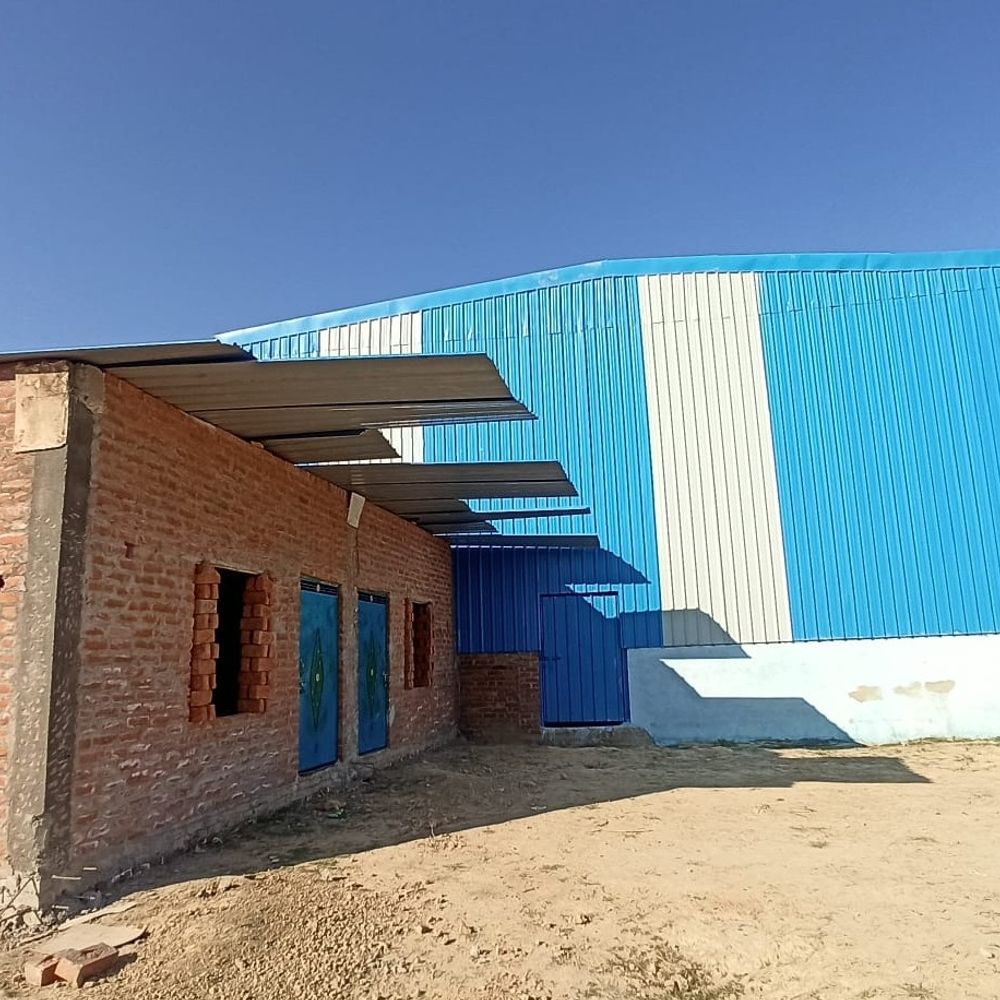 निषाद समाज पार्टी की नेता की सब्सिडी रोके थीं उप-निदेशक:सड़क पर गिरकर घायल हुईं, तब निरीक्षक सस्पेंड; 9 लोग मुख्यालय अटैच