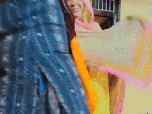 लांबा-लांबा घूंघट सॉन्ग पर जमकर नाचीं कांग्रेस विधायक, VIDEO:  महेंद्रगढ़ में बेटे की संगीत सेरेमनी हुई, राजस्थान के खनन कारोबारी की बेटी से हुई शादी – Narnaul News