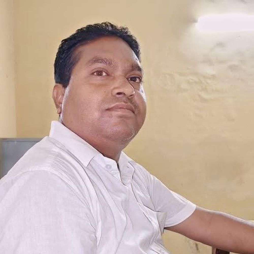 पीडब्ल्यूडी जेई पर भ्रष्टाचार के आरोप:नियमों के विरुद्ध कई विभागों में संबद्धीकरण, डीएम से शिकायत