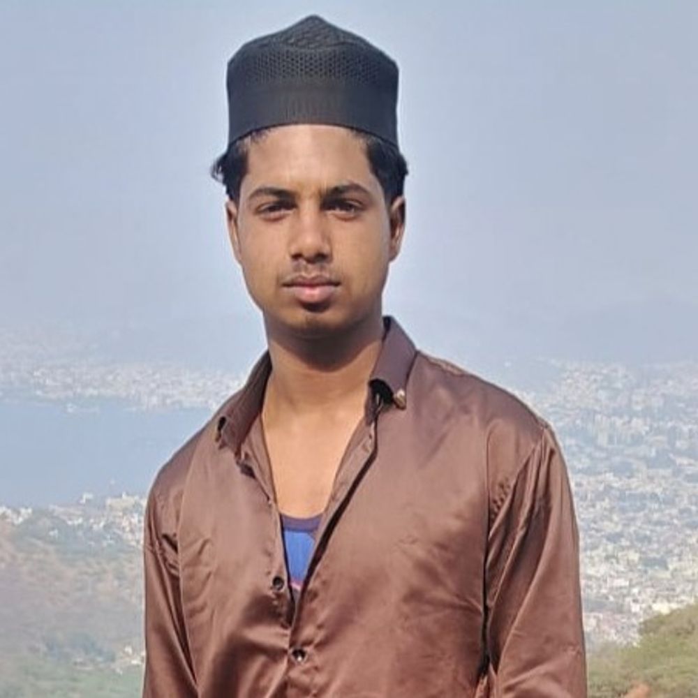 बरेली में दो बाइकों में जोरदार टक्कर:यूपी बोर्ड परीक्षा देने जा रहे छात्र की मौत, तीन की हालत गंभीर