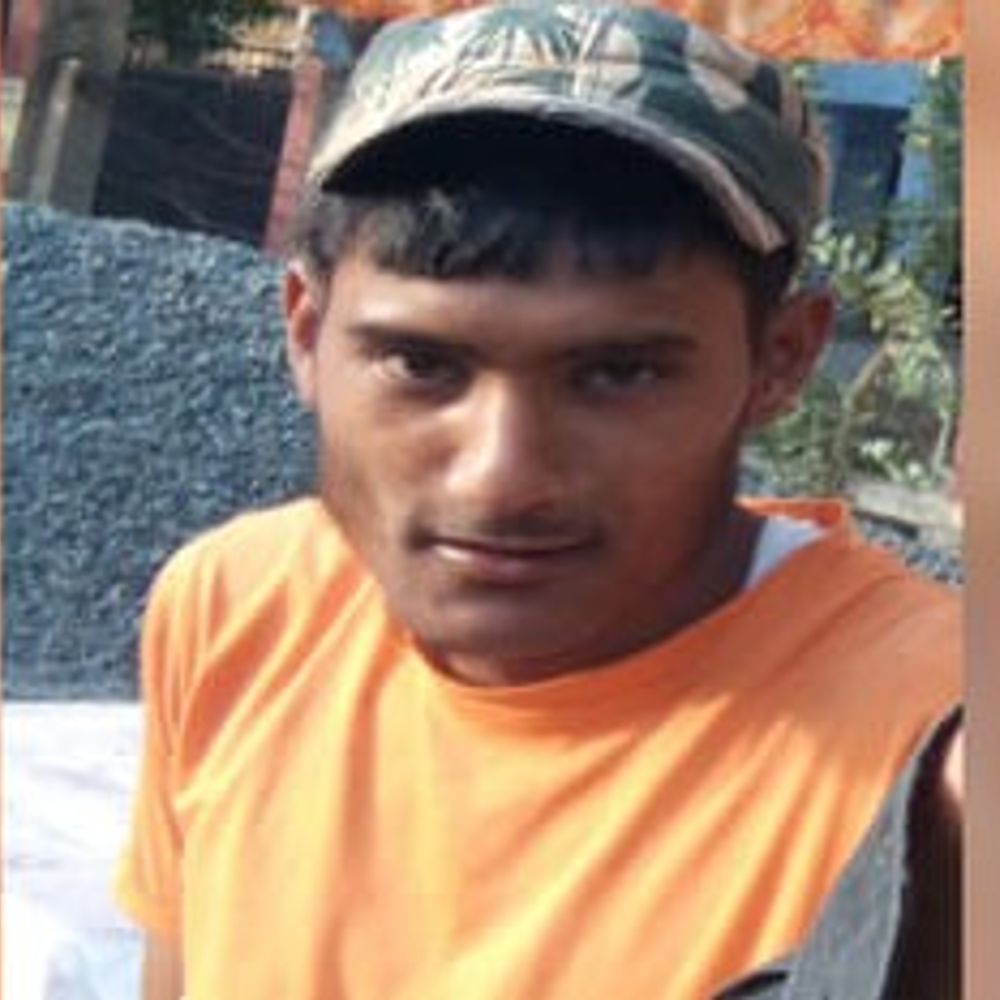 हरदोई में ट्रैक्टर-ट्रॉली ने बाइक सवारों को रौंदा:एक युवक की मौत, मामा-भांजा गंभीर रूप से घायल