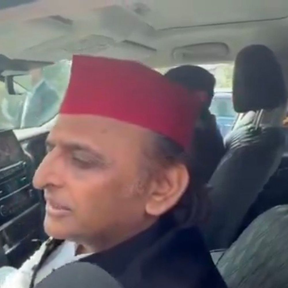 मुख्यमंत्री के जापान दौरे पर अखिलेश का तंज:ऊंचाहार में कहा- सीएम जापान चले जाएंगे तो क्या हमारे डिप्टी सीएम वहां धरना देंगे