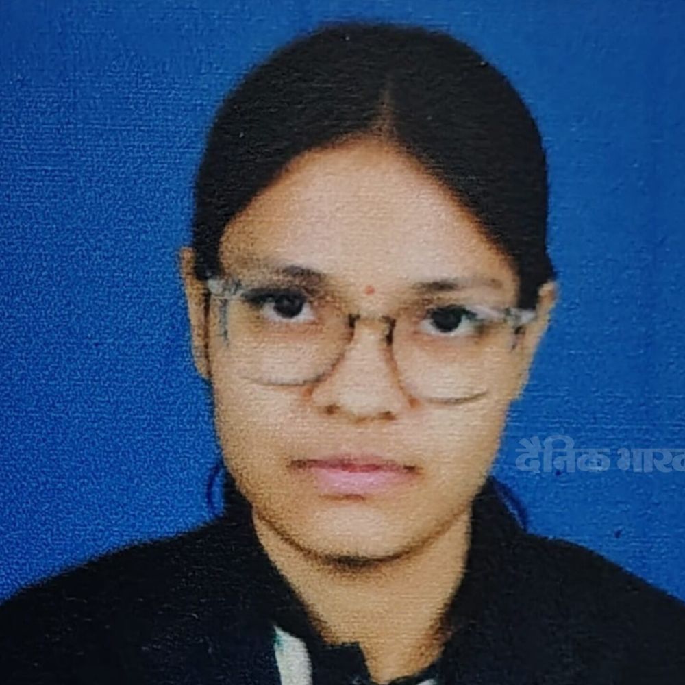 इटावा में दसवीं की छात्रा ने फांसी लगाकर जान दी:गणित का पेपर खराब होने से परेशान थी, पुलिस जांच में जुटी