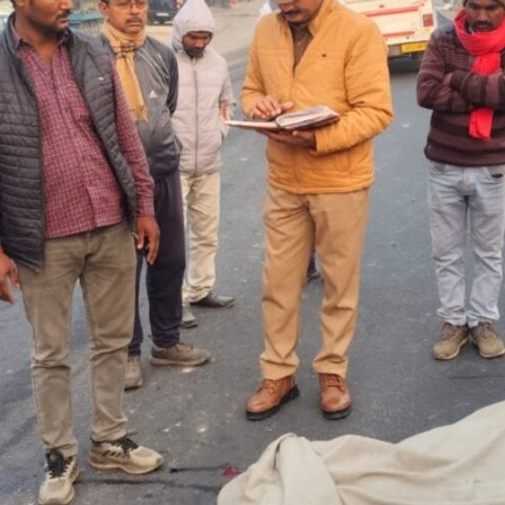 सोनभद्र में सड़क हादसे में होमगार्ड की मौत:ड्यूटी के दौरान हुआ हादसा, शव पोस्टमार्टम के लिए भेजा गया