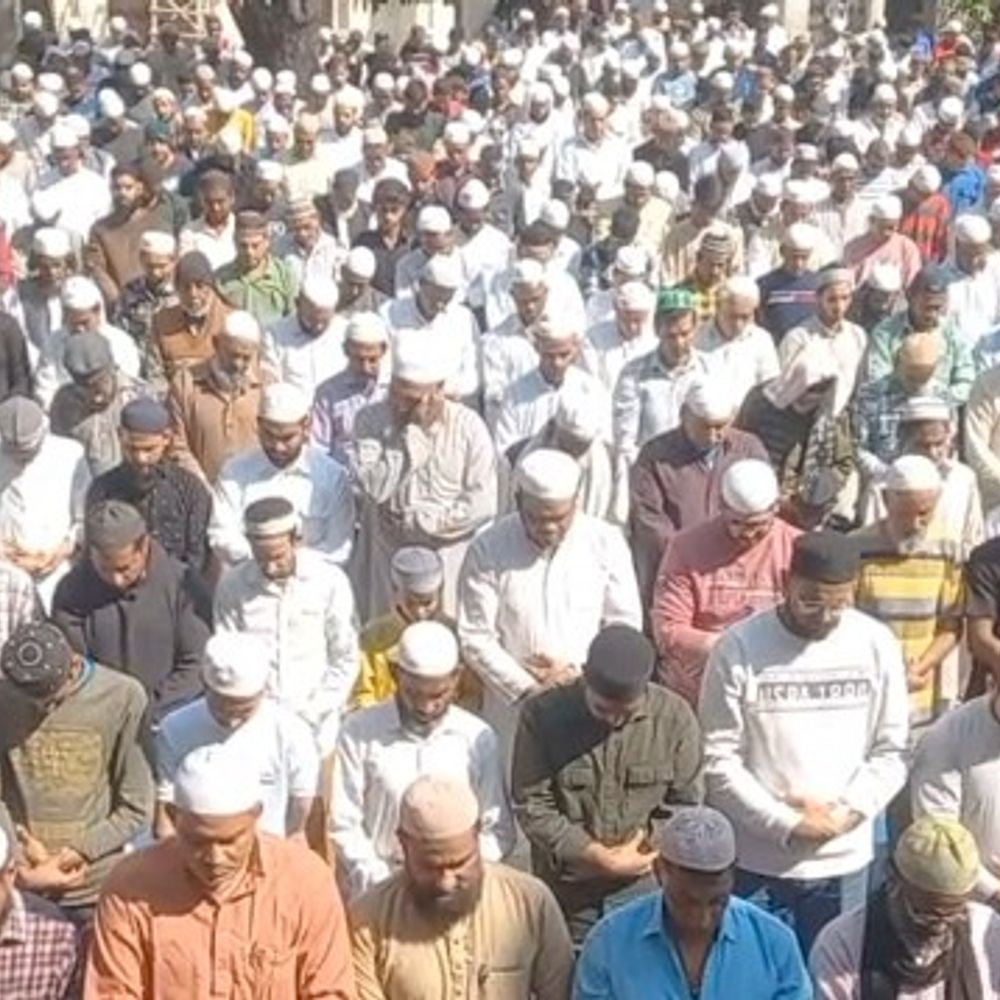 अमरोहा में रमजान का पहला जुमा:मस्जिदों में उमड़ी नमाजियों की भीड़, अमन-चैन की दुआ, रोजेदारों में दिखा उत्साह