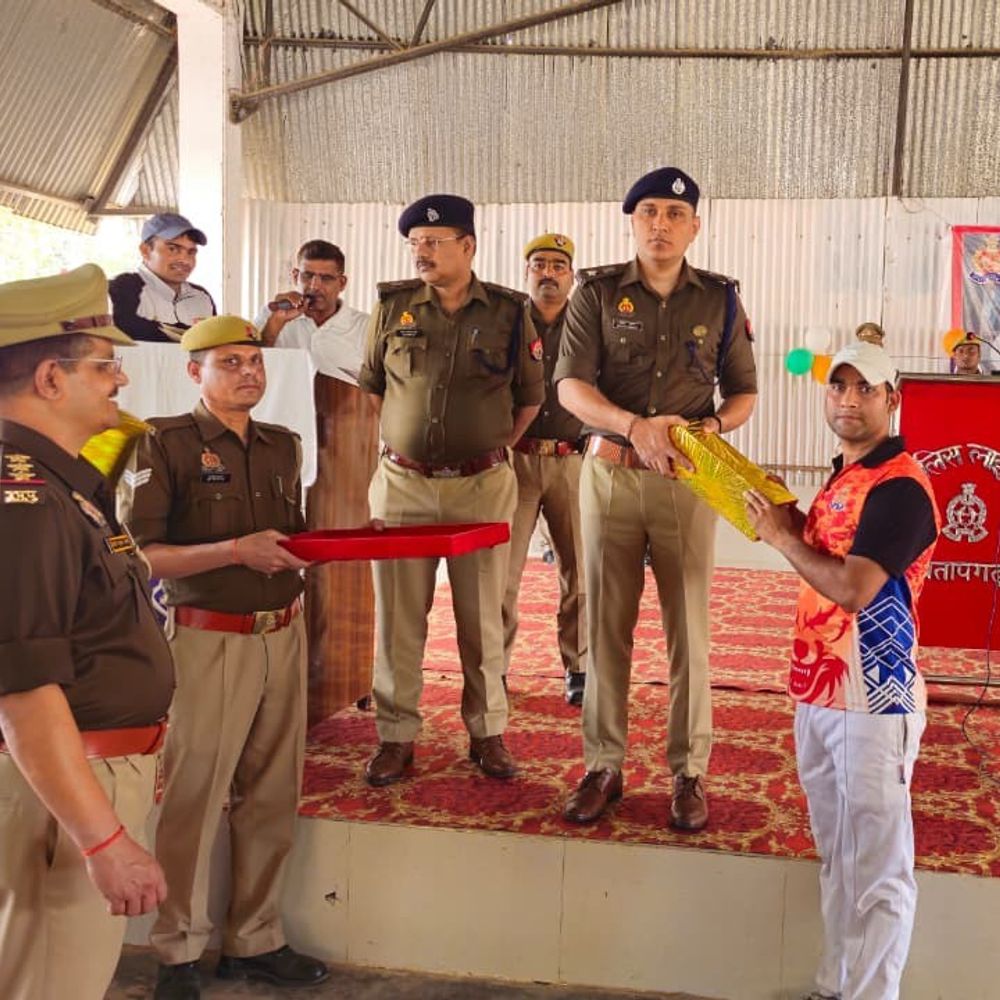 प्रतापगढ़ ने भारोत्तोलन, पावर लिफ्टिंग में पहला स्थान पाया:अंतरजनपदीय प्रतियोगिता के महिला वर्ग में जिला अव्वल रहा