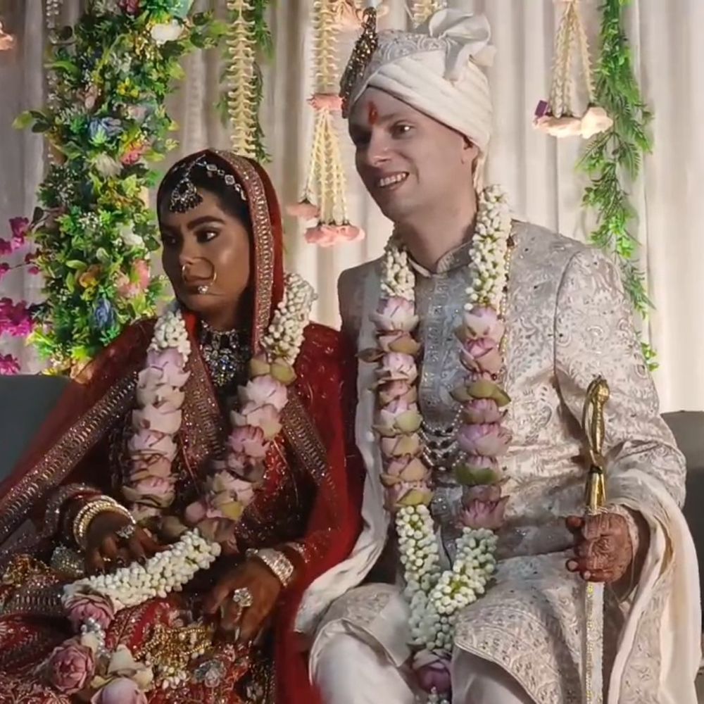 जर्मन दूल्हे ने फिरोजाबाद की युवती से की शादी:हाथों में दुल्हन के नाम की मेंहदी लगाई, कहा- भारत की मेहमाननवाजी को शब्दों में कहना मुश्किल