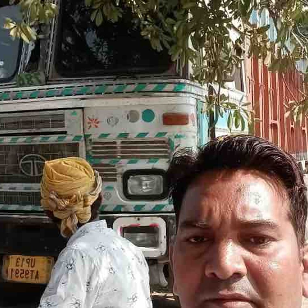 बुलंदशहर में राशन घोटाला, जीपीएस बाइक पर, माल गायब:पांच डीलरों का 150 क्विंटल राशन ट्रक से गायब मिला