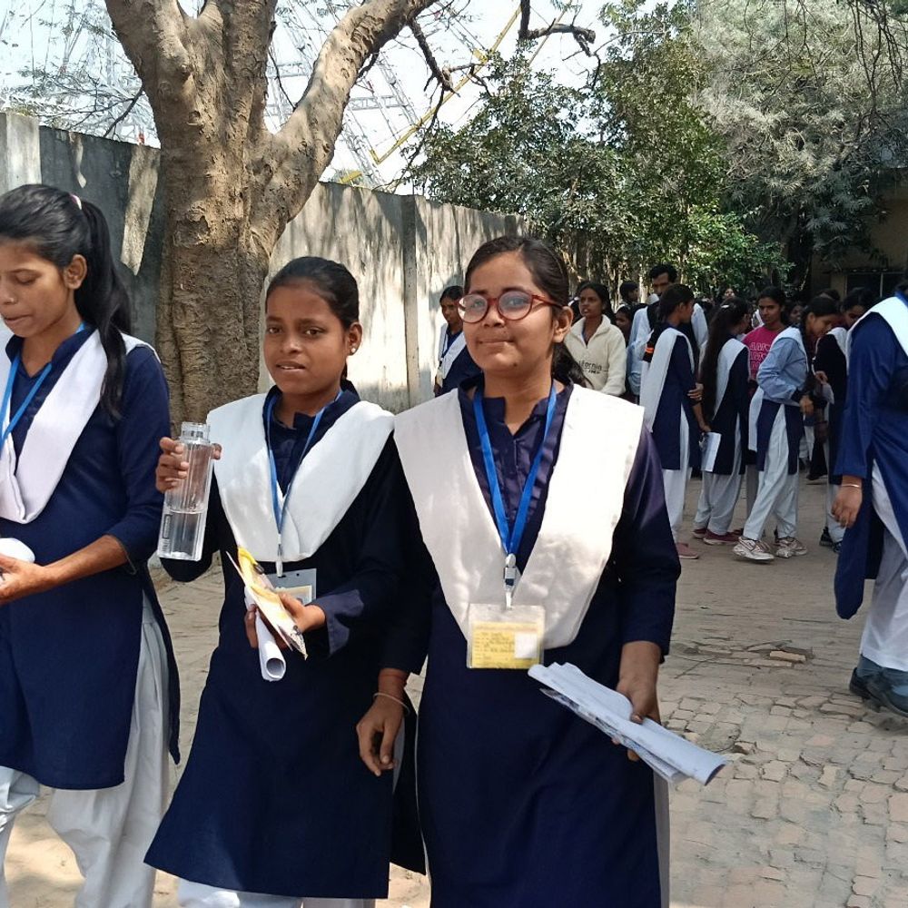 मऊ में 4709 छात्रों ने यूपी बोर्ड छोड़ी परीक्षा:127 केंद्रों पर 67803 अभ्यर्थी हुए एग्जाम में शामिल, शांतिपूर्ण संपन्न