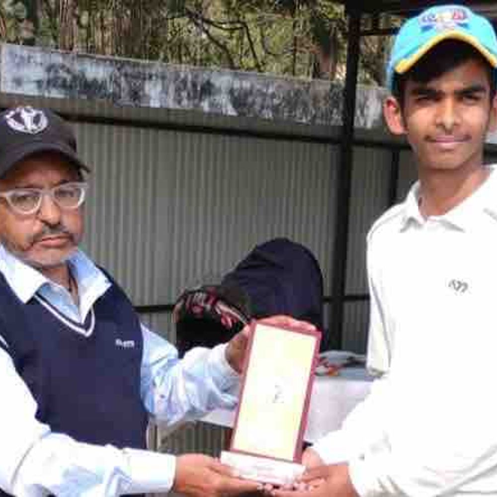 शिवा अकादमी ने 199 रनों से दर्ज की बड़ी जीत:सुनील स्मारक क्रिकेट लीग में विशेष ने बनाए 216 रन; अनुकल्प सैनी बने प्लेयर ऑफ द मैच