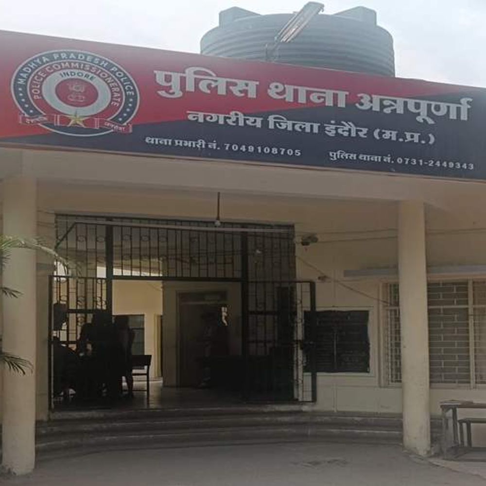 इंदौर के अन्नपूर्णा और सदर बाजार में चोरी की वारदात:  केटरिंग व्यवसायी शादी में गए और बेटा छत पर, घर में घुसे चोर ले गए सोने-चांदी के जेवर – Indore News