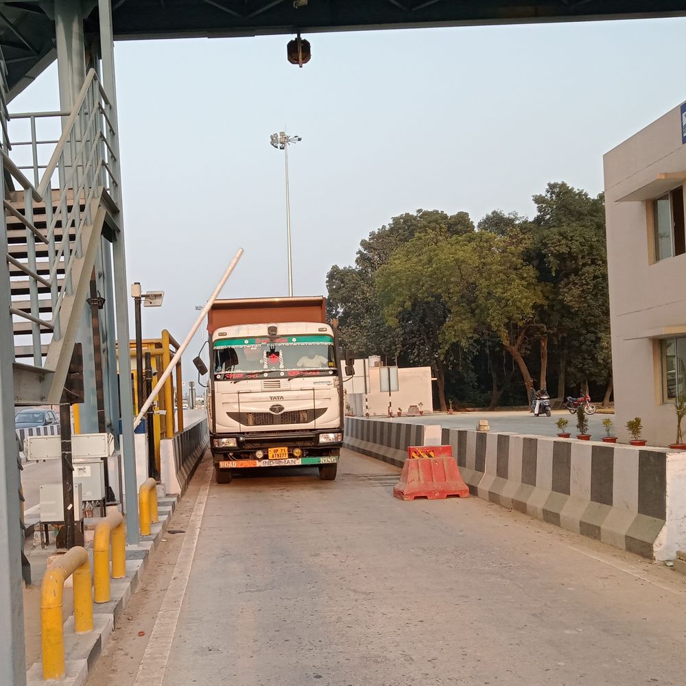 मिल्कीपुर के 33 गांवों के किसानों को मुआवजा:NHAI ने 18 करोड़ रुपये की राशि उपलब्ध कराई, लंबे समय से किसानों को था इंतजार