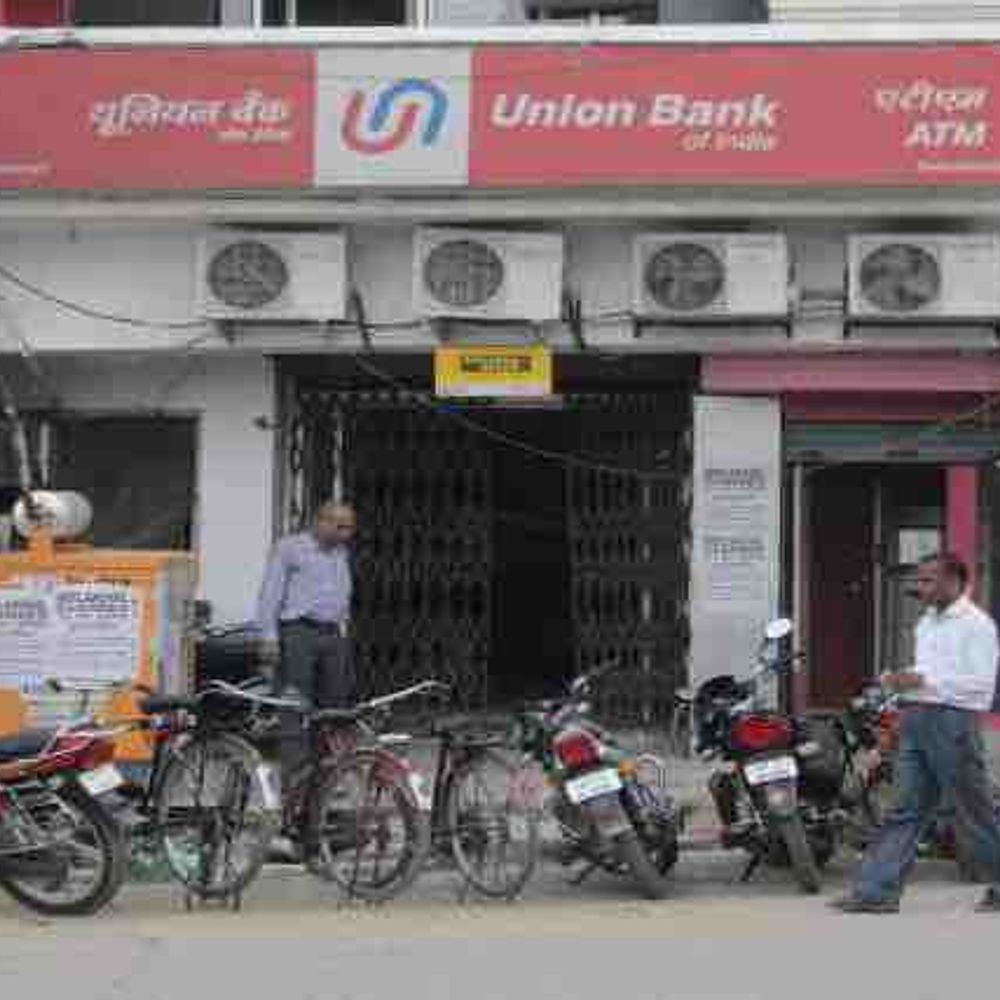 मुख्यमंत्री युवा उद्यमी योजना में बुलंदशहर 68वें स्थान पर:जिले में 1700 के लक्ष्य के मुकाबले 957 लोन ही स्वीकृत