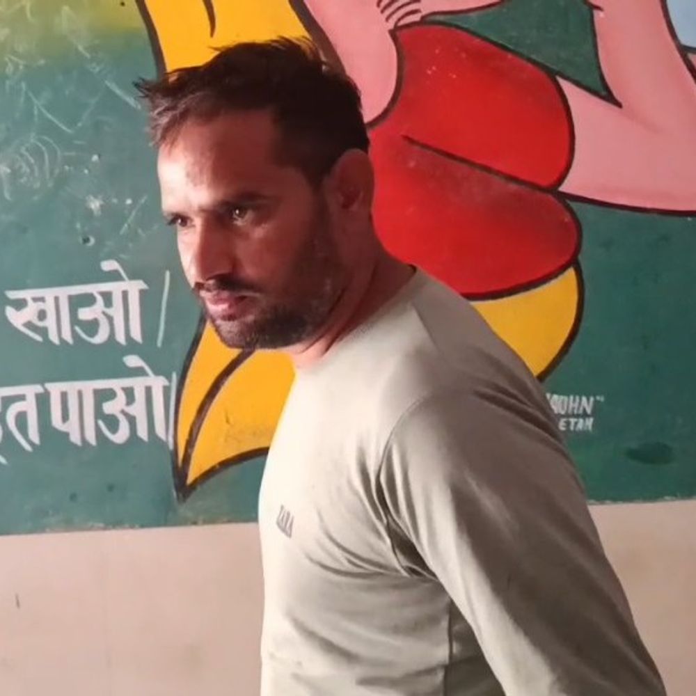 युवक पर फायरिंग, बाईं टांग में लगी गोली:एटा में पुरानी रंजिश में पांच नामजदों पर FIR, पुलिस तलाश में जुटी