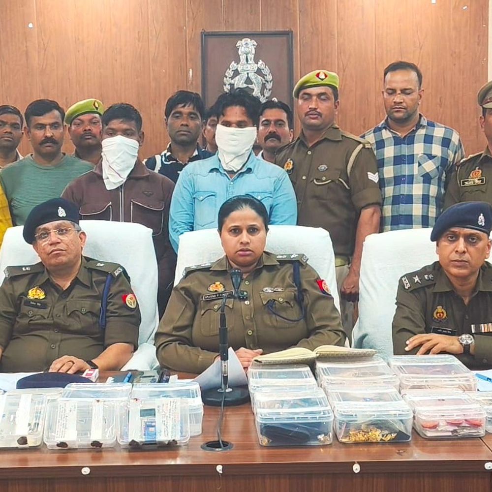 छत्तीसगढ़ में हुई लूट का मिर्जापुर में खुलासा:14 घंटे ऑपरेशन चला, 3.768 किलो सोना बरामद; महिला अफसरों ने संभाली कमान