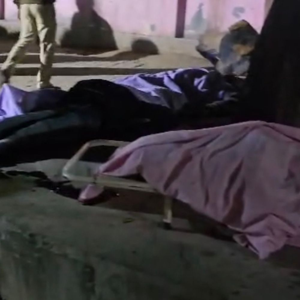 ट्रैक्टर-ट्रॉली में घुसी बाइक, 3 की मौत:एक घायल, लखीमपुर में बारात से लौटते समय हादसा, एक ही बाइक पर सवार थे