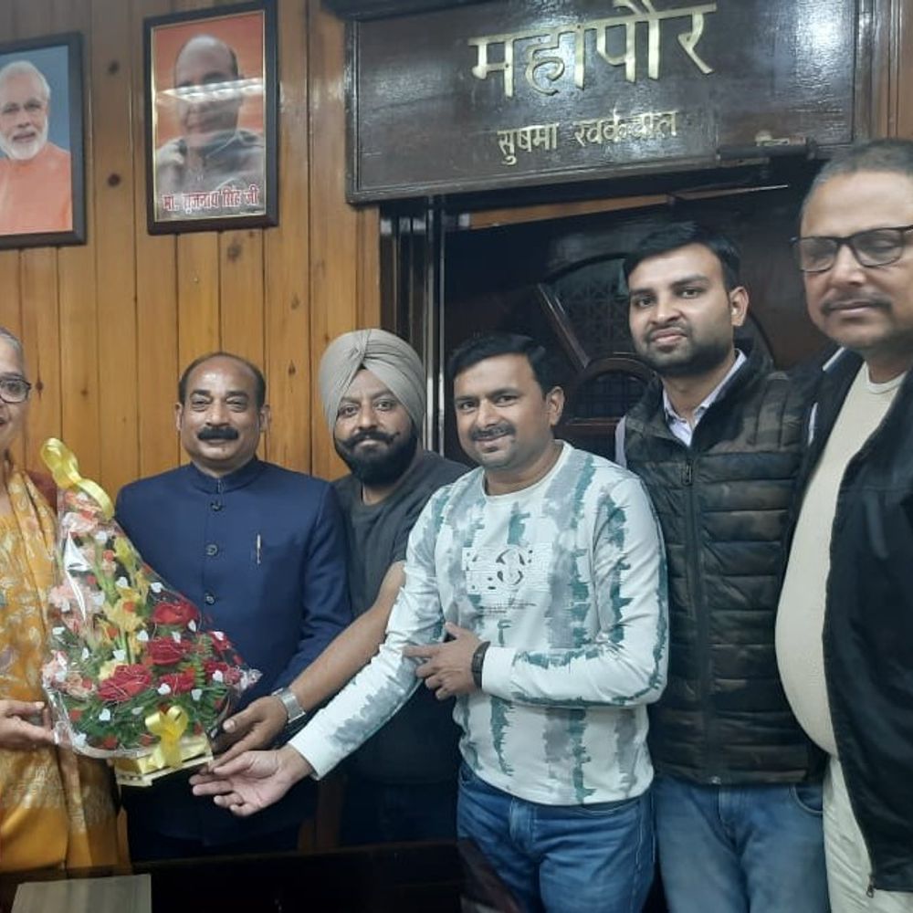 होली से पहले पत्रकारपुरम में सड़क खुदाई से व्यापारी नाराज:व्यापार प्रभावित होने पर महापौर से की शिकायत, बोले- परेशानी हो रही