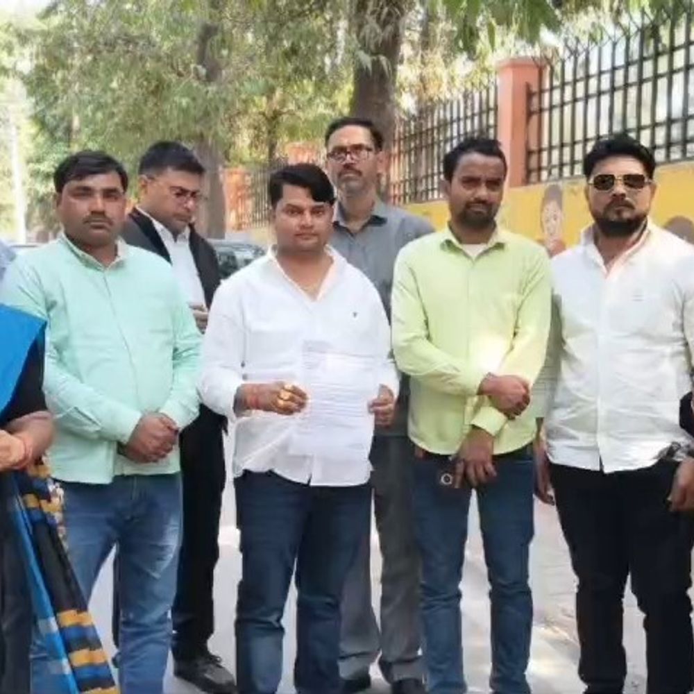 'यादव जी की लव स्टोरी' फिल्म पर विरोध:यदुवंशी महासभा ने डीएम को ज्ञापन सौंपा, सामाजिक गरिमा को ठेस पहुंचाने का आरोप लगाया