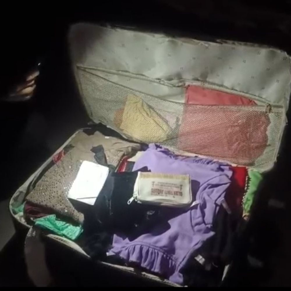 दवा लेने गई मां-बेटी के घर चोरी:कन्नौज में सूटकेस से 3 लाख के जेवर और 50 हजार रुपए गायब, पुलिस जांच में जुटी