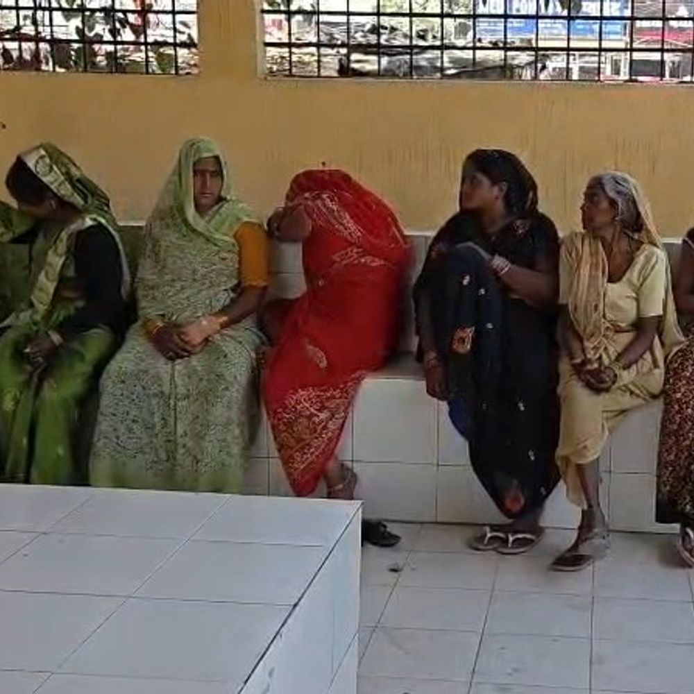 उन्नाव में 22 वर्षीय युवती ने की आत्महत्या:घर में फांसी लगाकर जान दी, पुलिस जांच में जुटी